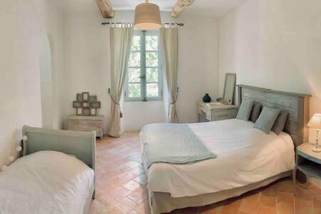 Hotel La Bastide à Saint-Julien  Extérieur photo