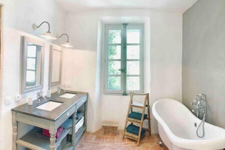 Hotel La Bastide à Saint-Julien  Extérieur photo